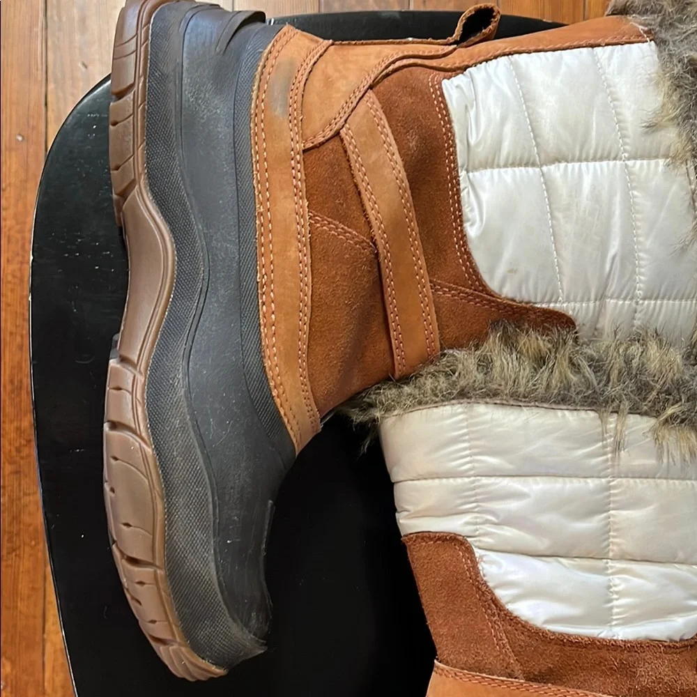 The North Face Tan and White Winter Boots - Picture 6 of 11
